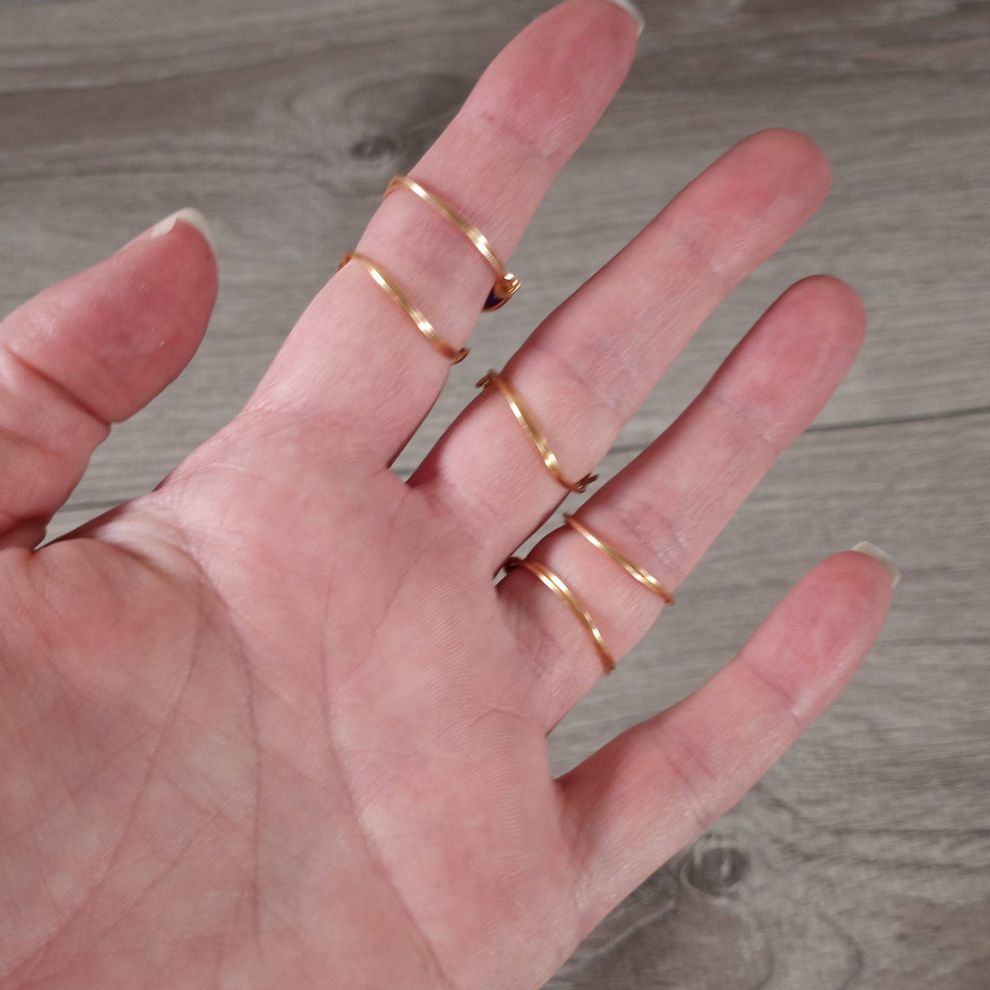 Gold-Plated Copper Wire Gemstone Rings – Assorted Crystals: 3 bead