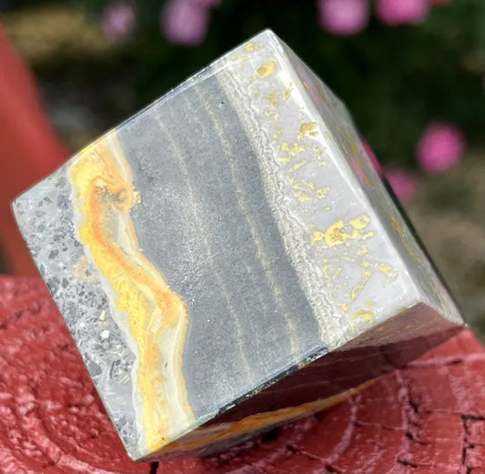 Bumblebee Jasper Cube