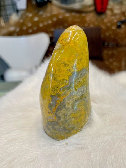 Bumblebee Jasper Free form